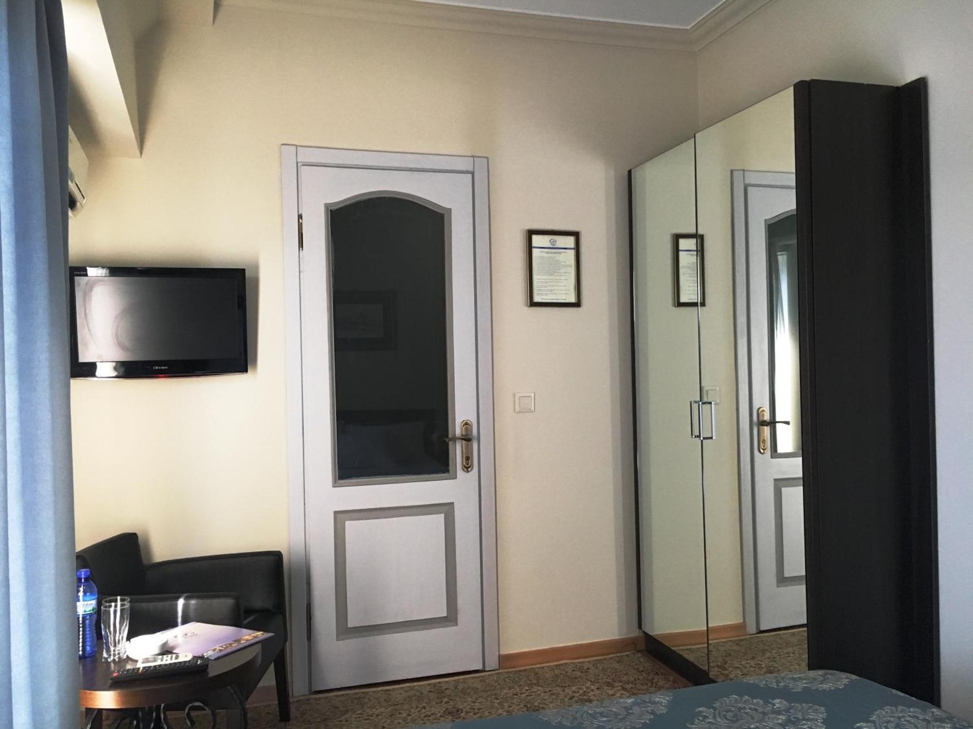 Prestige Palace - Esquisse Hotel 第比利斯 客房 照片